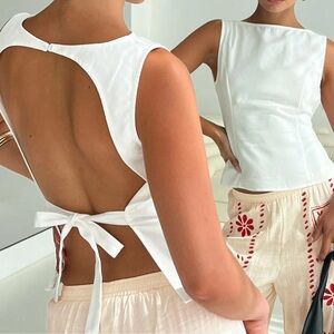 Princess Polly White Open-Back Tie Top. Size: US 0
